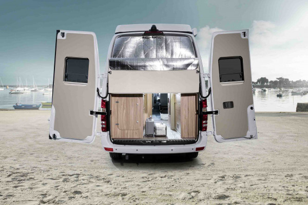 Foldable insulation for rear doors Mercedes