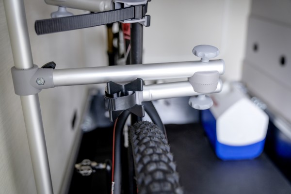 Porte-vélos pour 2 vélos – Version Fiat (véhicule avec estrade dans le garage)